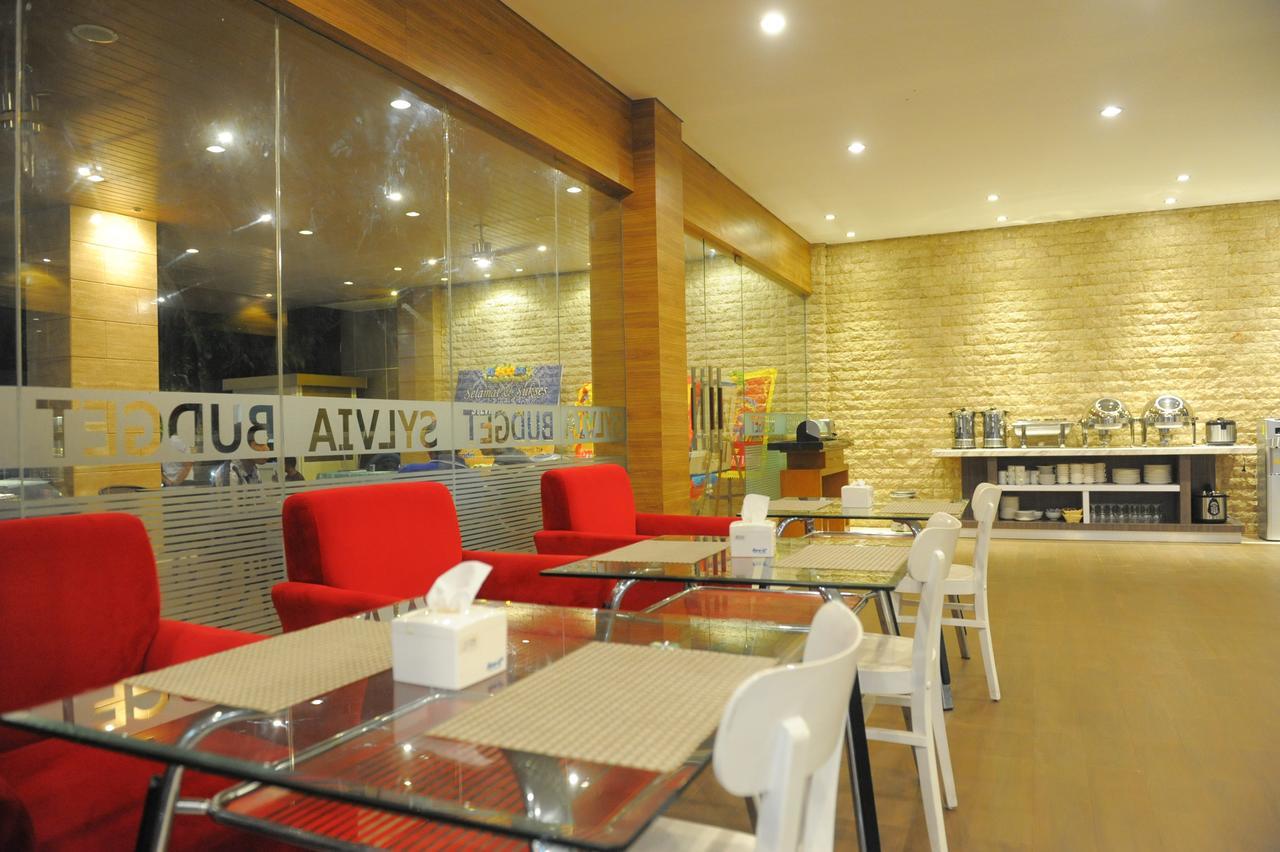 Sylvia Hotel Budget Kupang  Exteriér fotografie